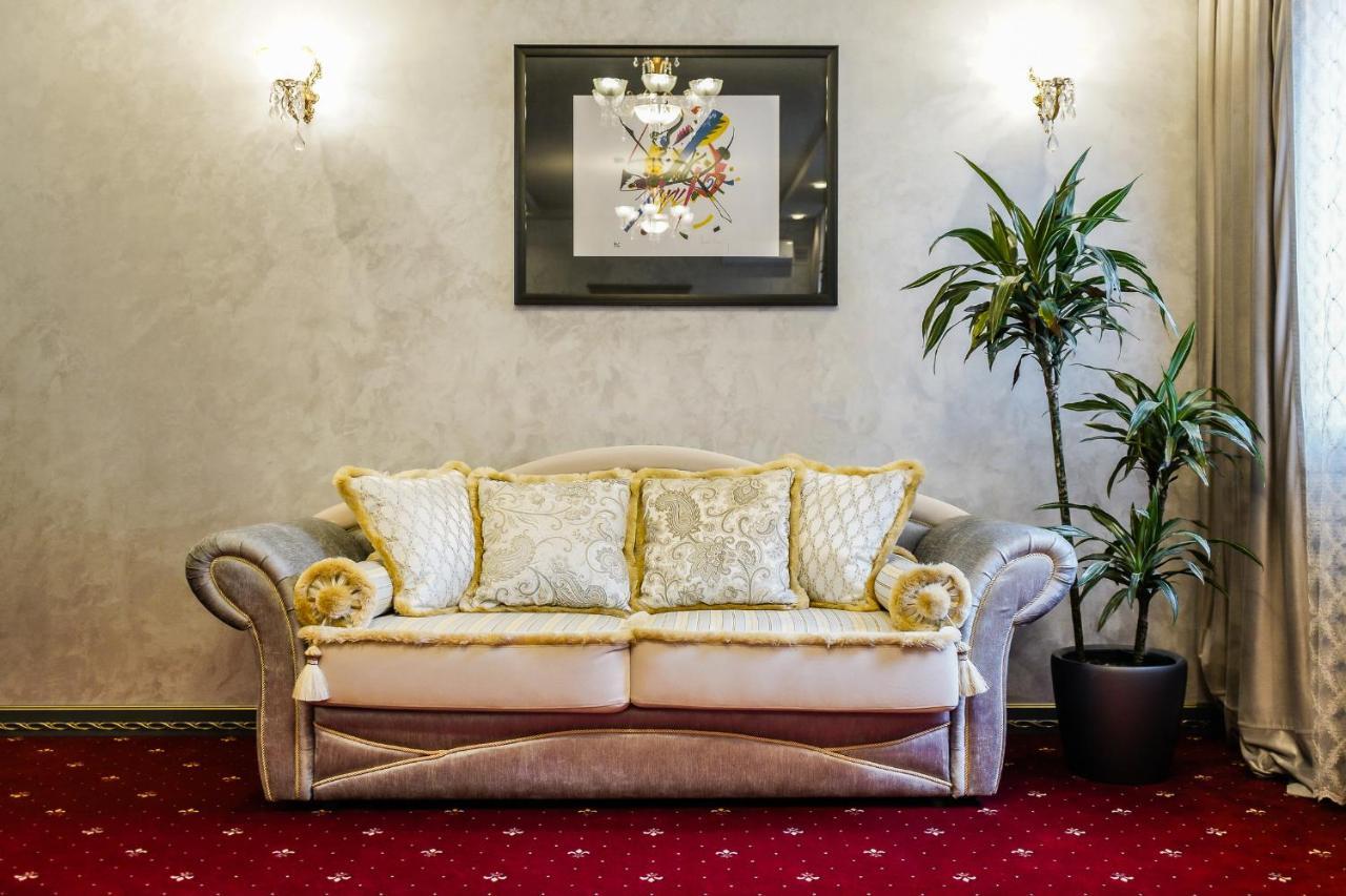 Imperial Palace Hotel Minsk Eksteriør bilde